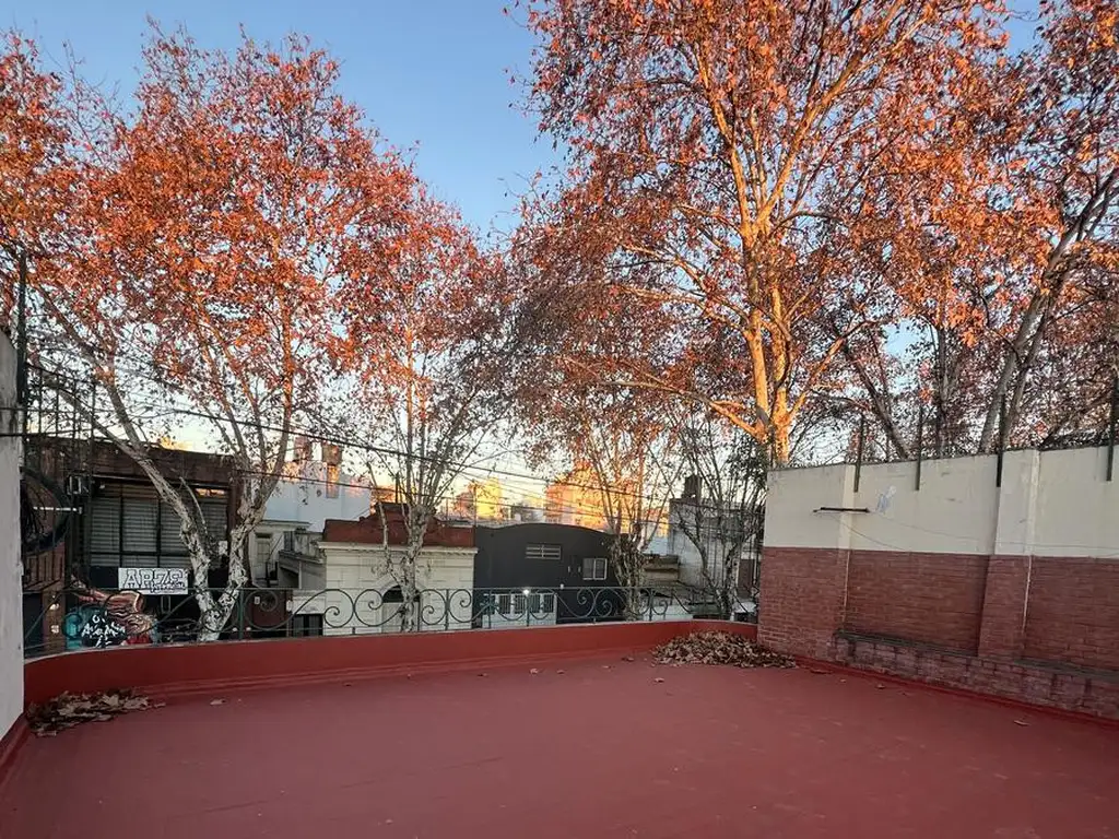 PH с фасадом и террасой