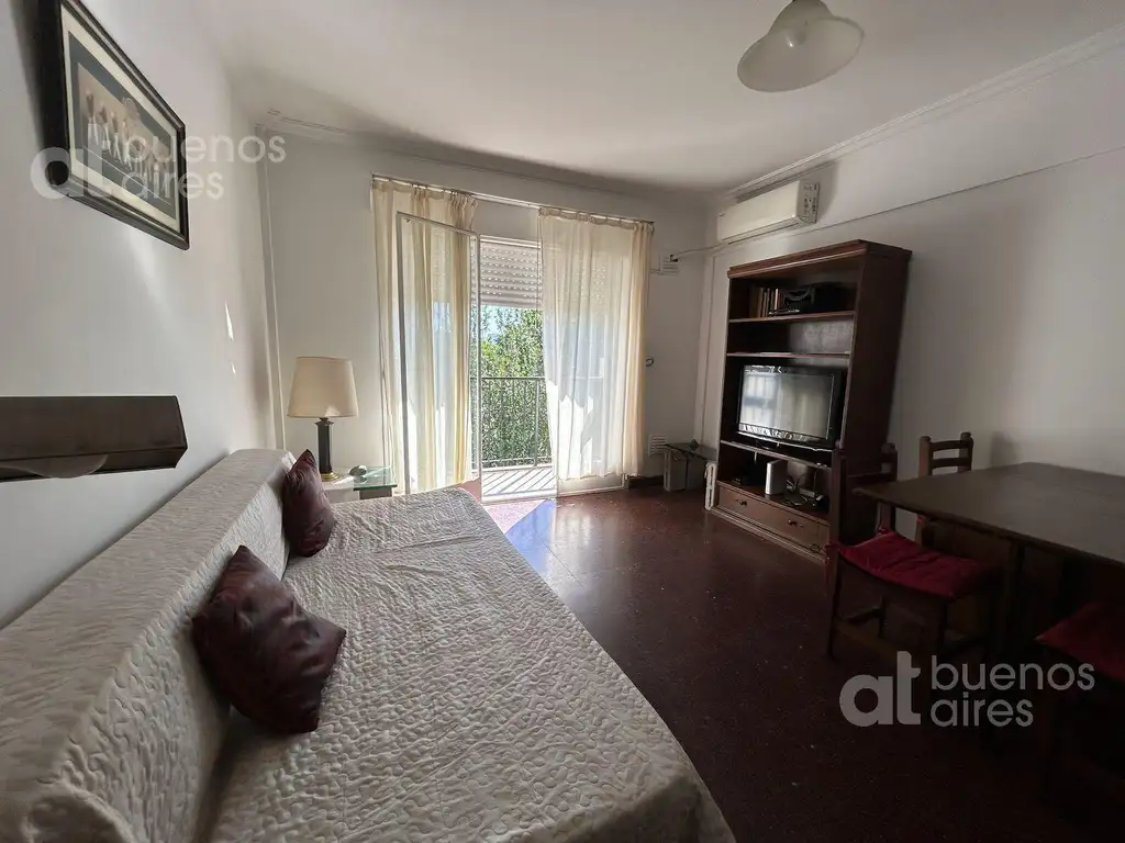 Listing: 2 bedrooms, Coghlan