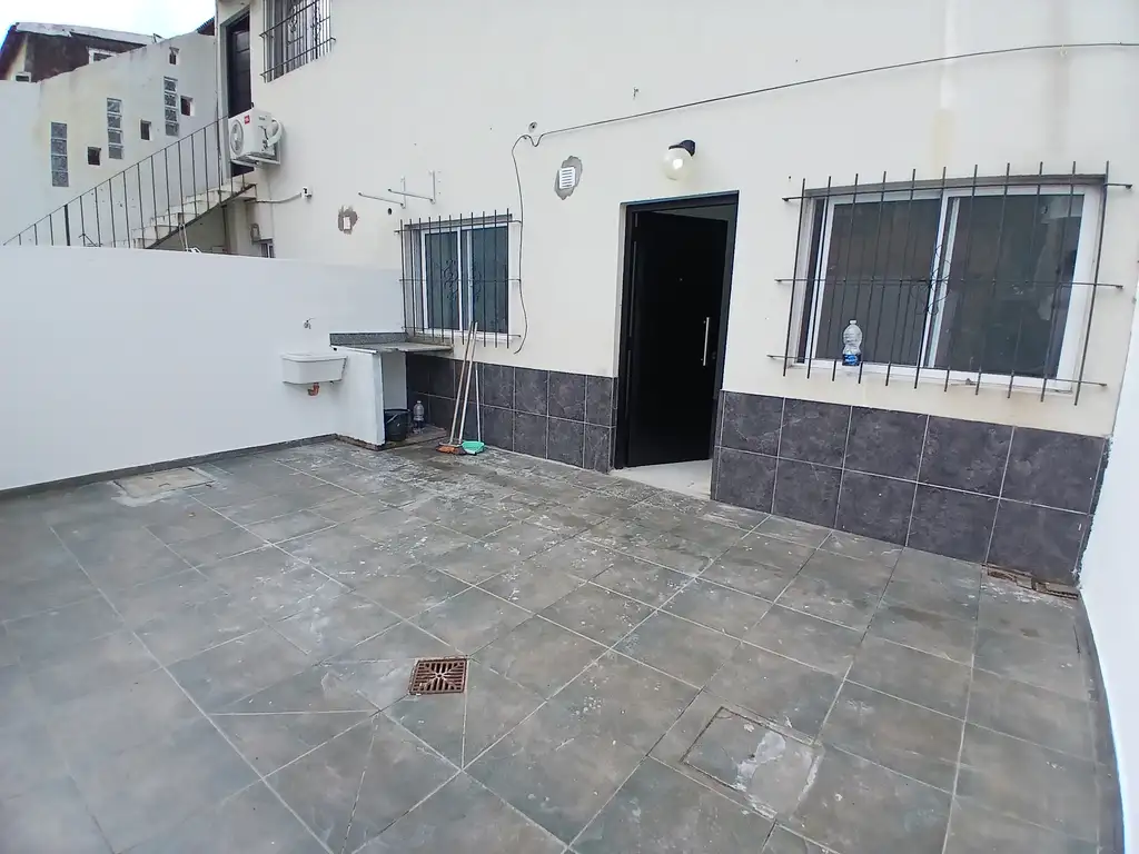 1 dormitorio, frente a plaza