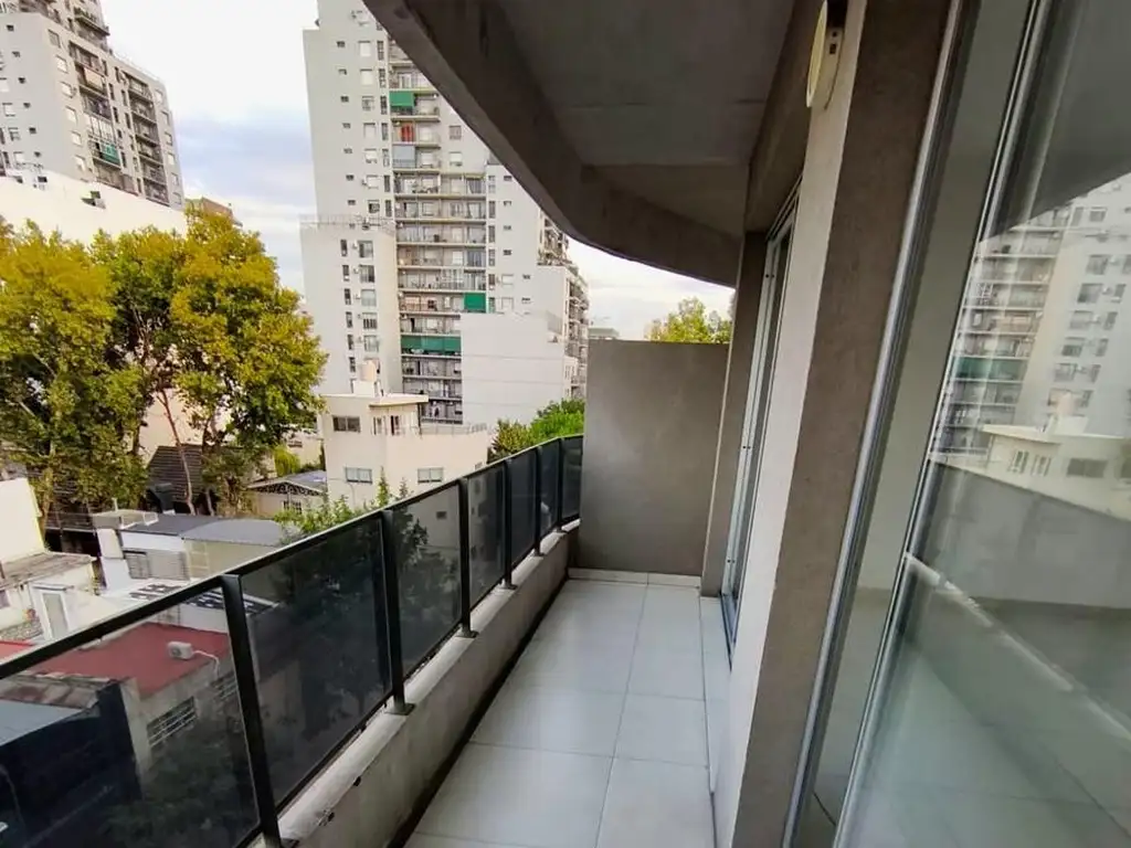 Monoambiente divisible con balcón