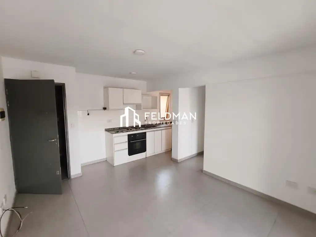 2-room apt with balcony and parking