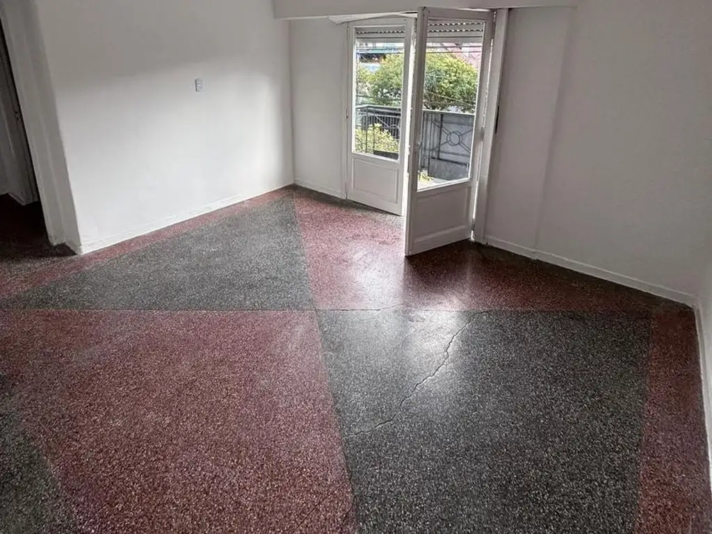 PH 1° piso con patio
