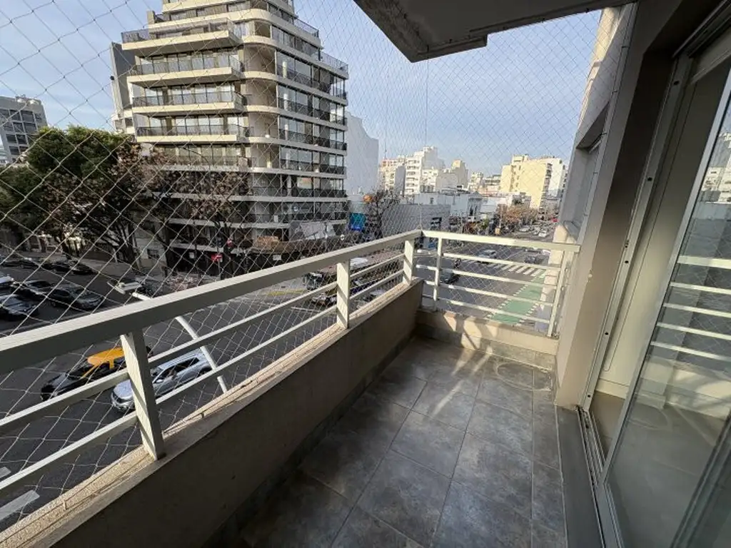 Monoambiente con balcón y jacuzzi
