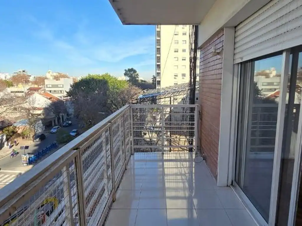 4° piso al frente con balcón