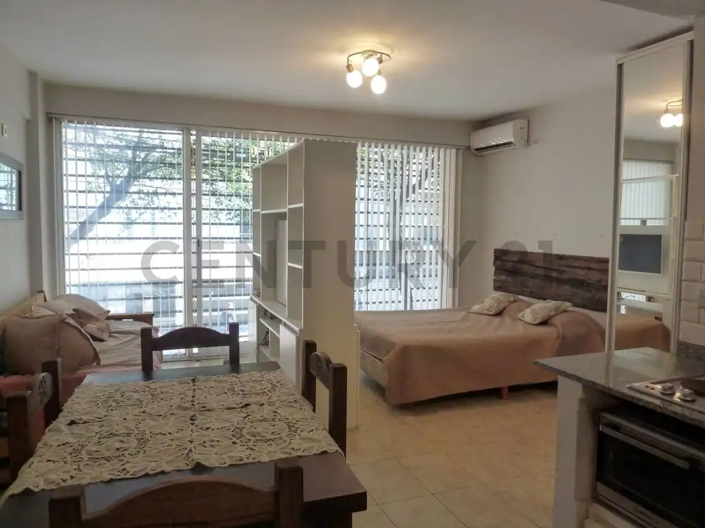 Monoambiente amoblado con AC
