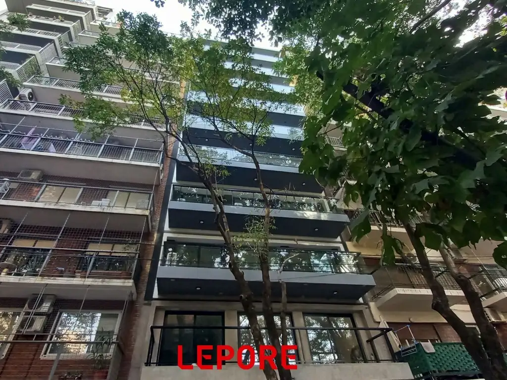 Monoambiente con balcón y amenities
