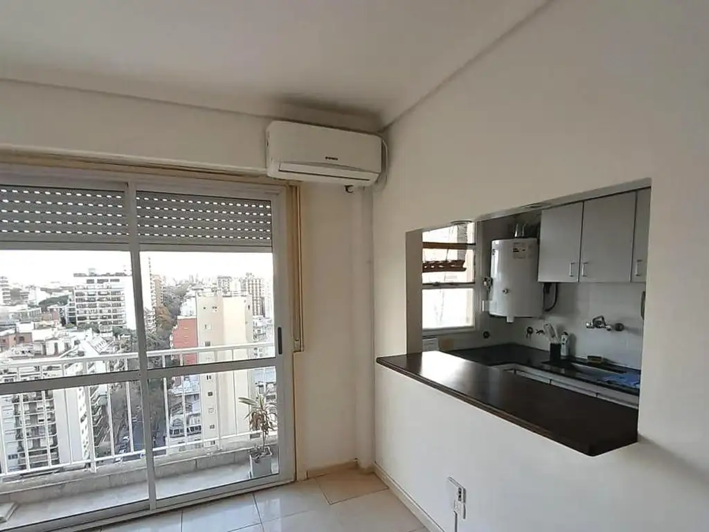 Juramento 2800, French balcony