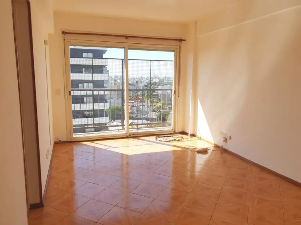 2 ambientes con balcón