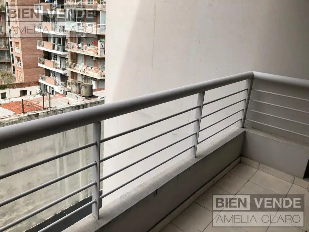 Monoambiente con balcón