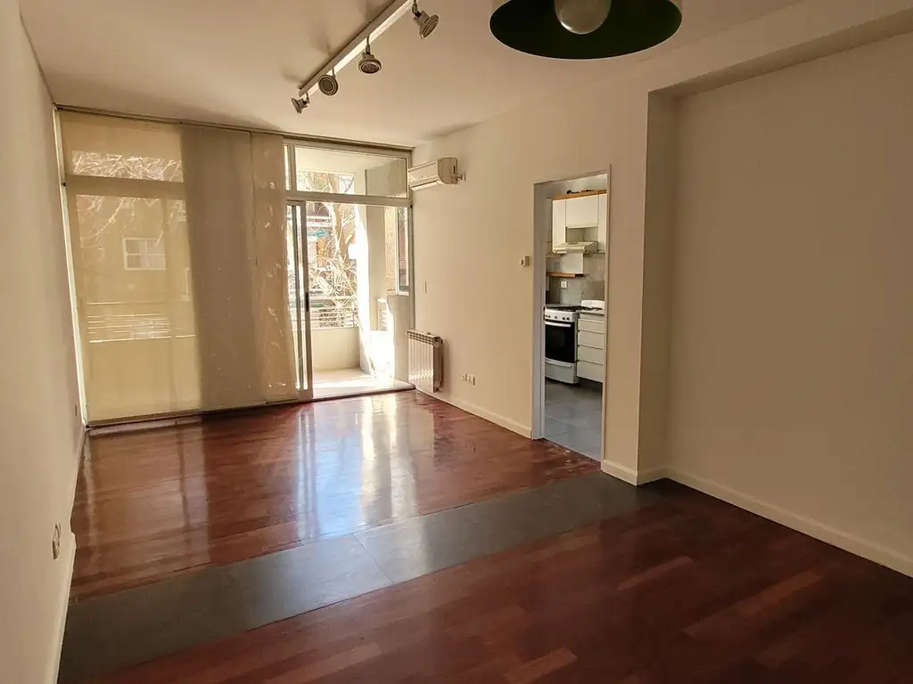 3 ambientes con cochera y balcón