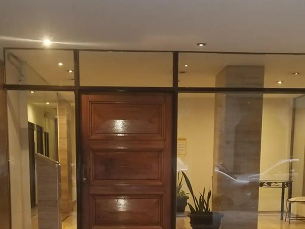 Listing: 1 bedroom, Flores