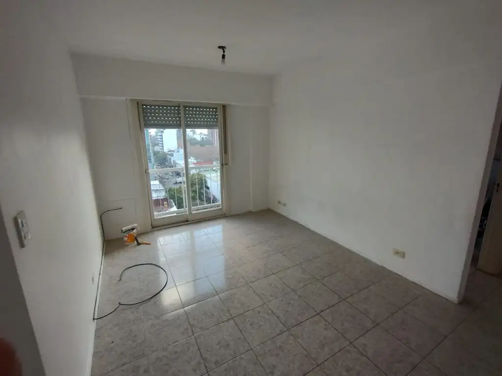 Departamento 2 ambientes con balcón