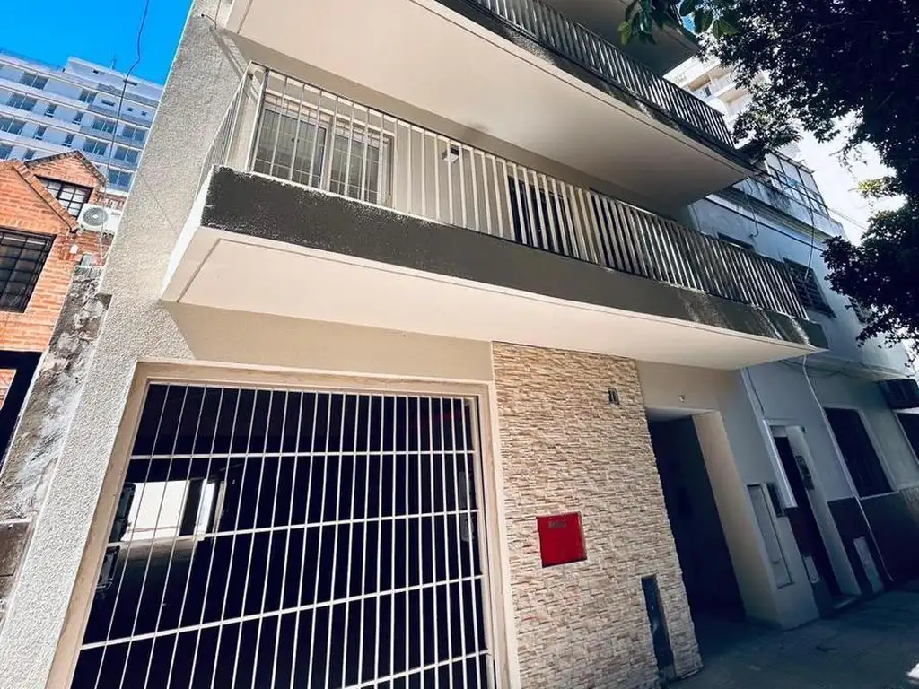 2 ambientes con balcón al contrafrente
