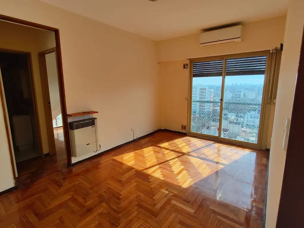 Piso 12 con vista abierta