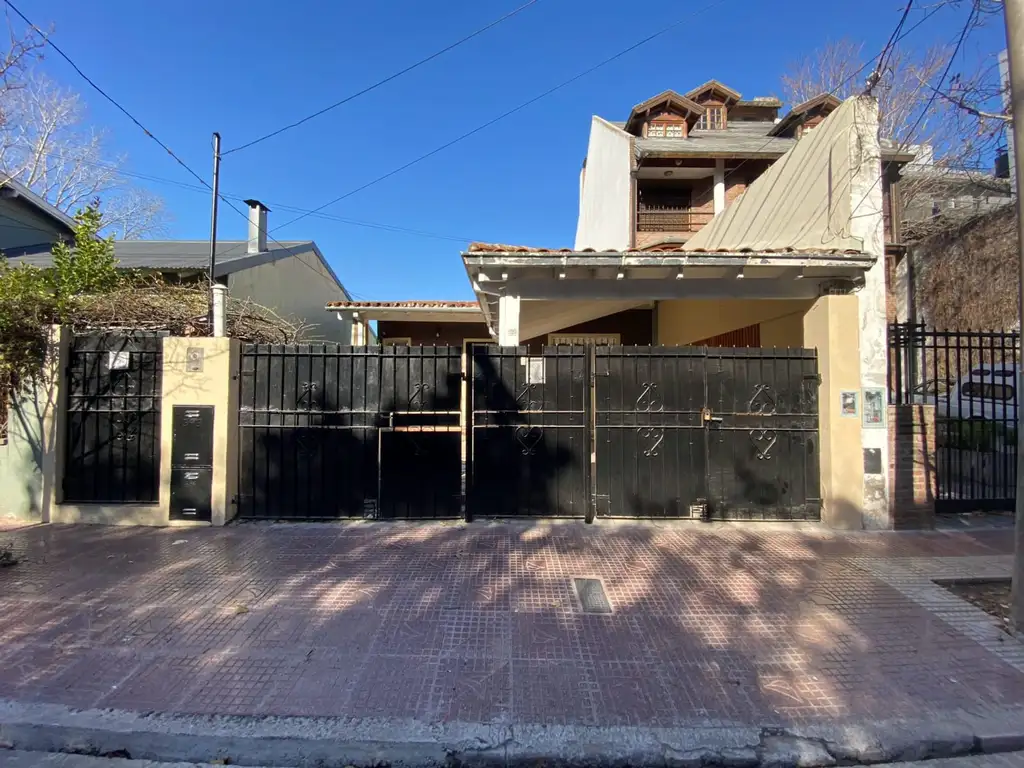 Casa en fila de 3 ambientes