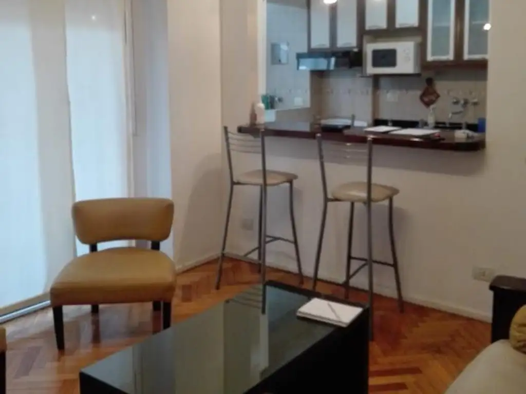 Departamento amoblado con balcón