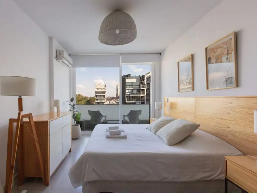 Monoambiente con balcón y pileta