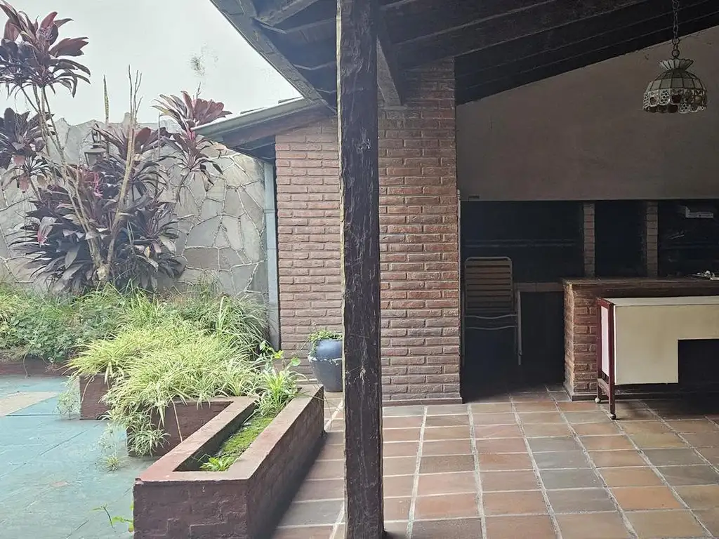 Casa de esquina com quincho