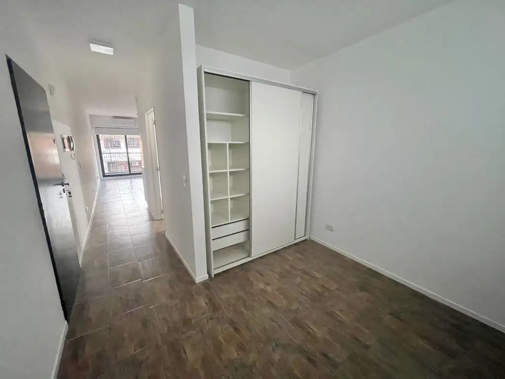 2 ambientes con balcón