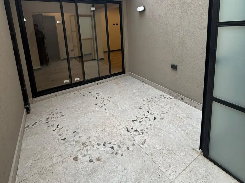 1 ambiente a estrenar con patio
