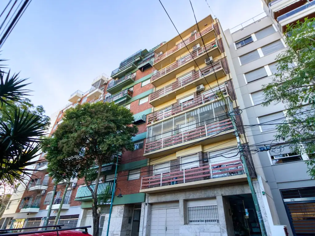Departamento con patio en Olivos