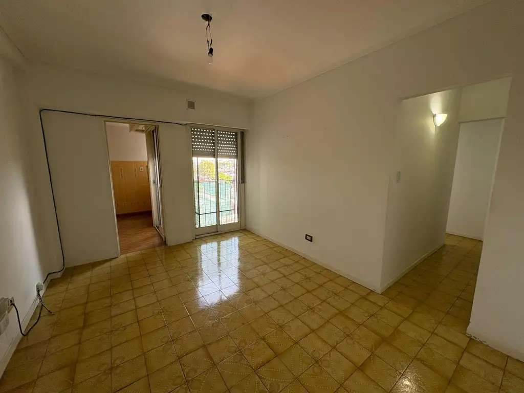 Listing: 2 bedrooms, Liniers