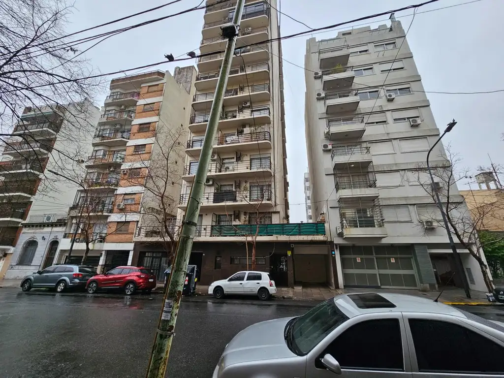 2 ambientes con balcón y cochera