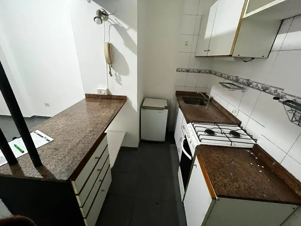 Monoambiente con balcón