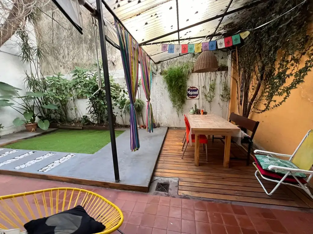 Planta baja con gran patio