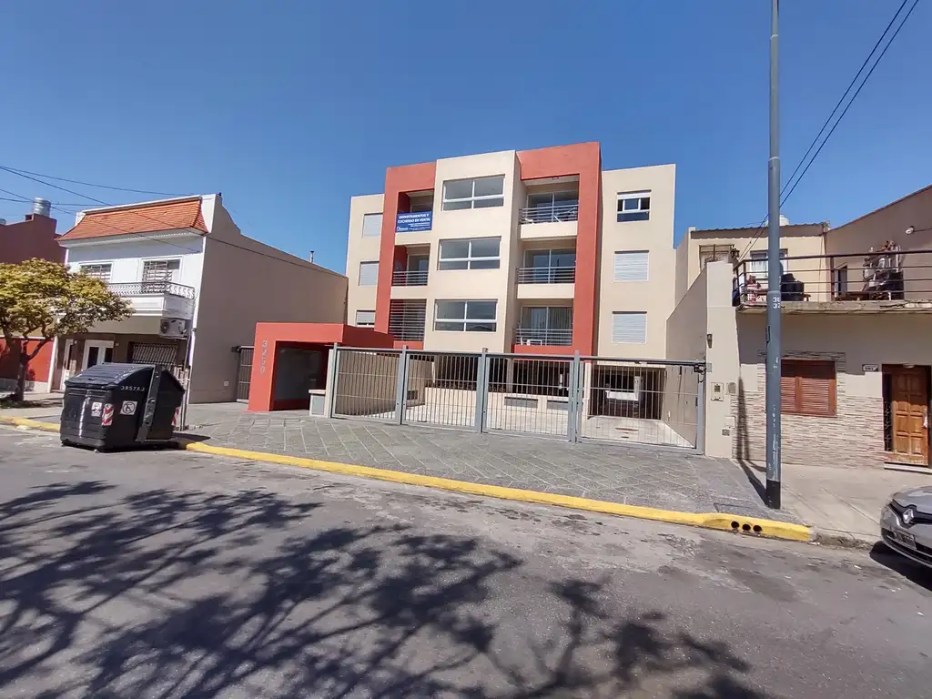 Estudio con ascensor