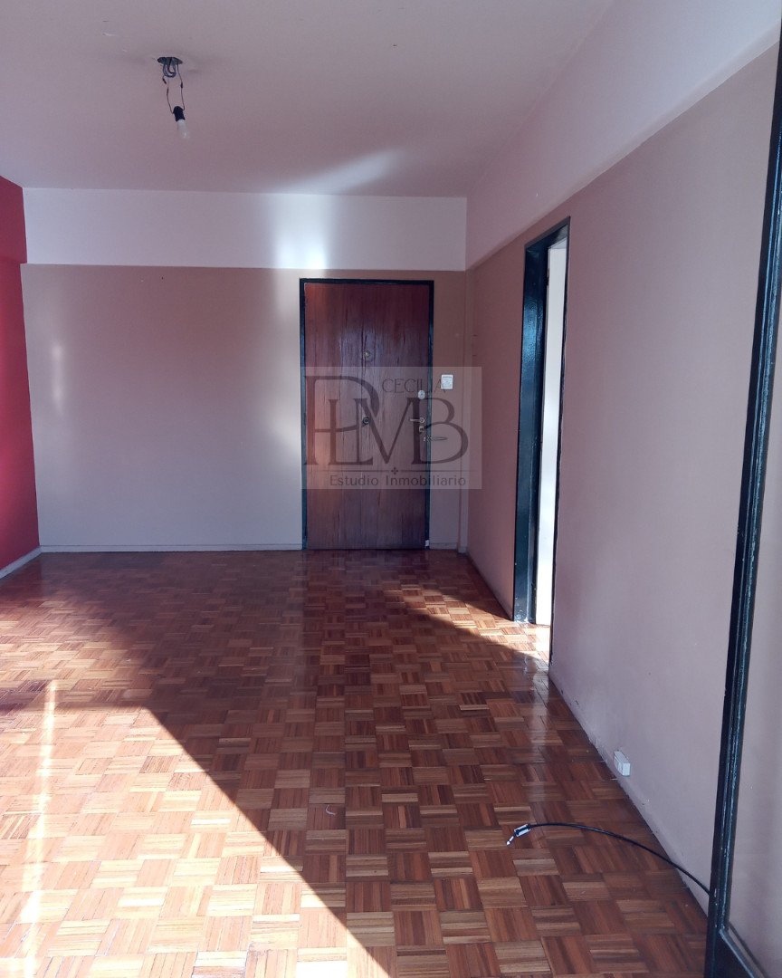 Departamento de 2 ambientes con balcón en Liniers