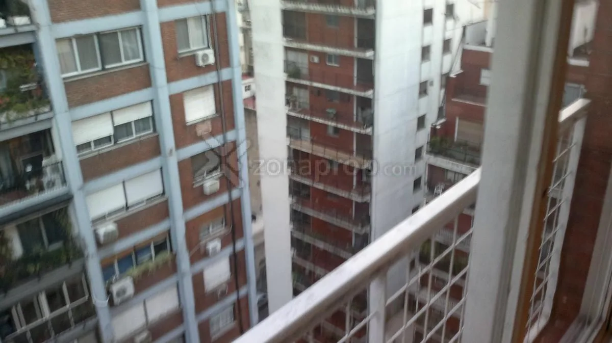 Piso 15, balcón francés