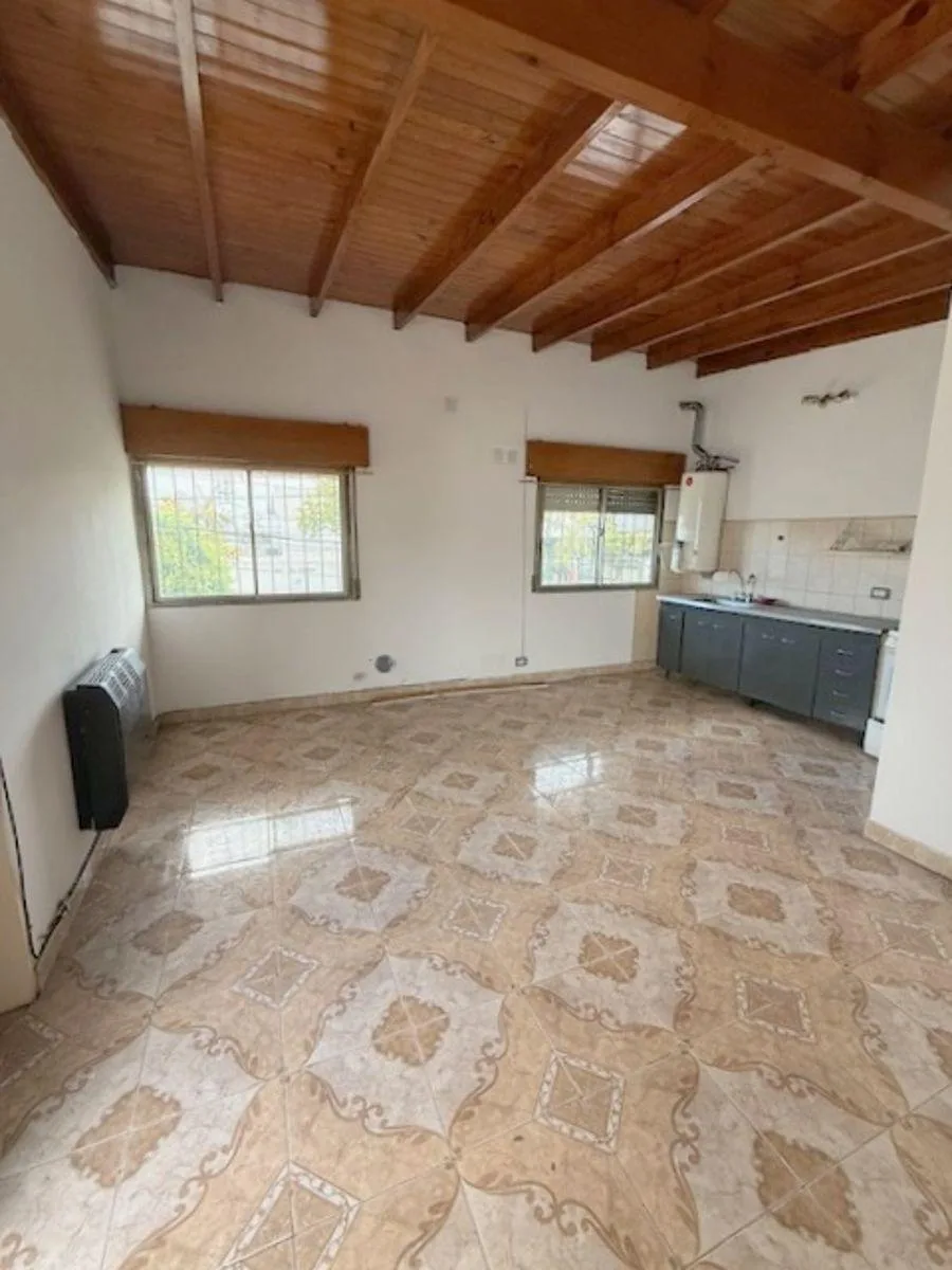 Three-bedroom PH in Lanús Oeste