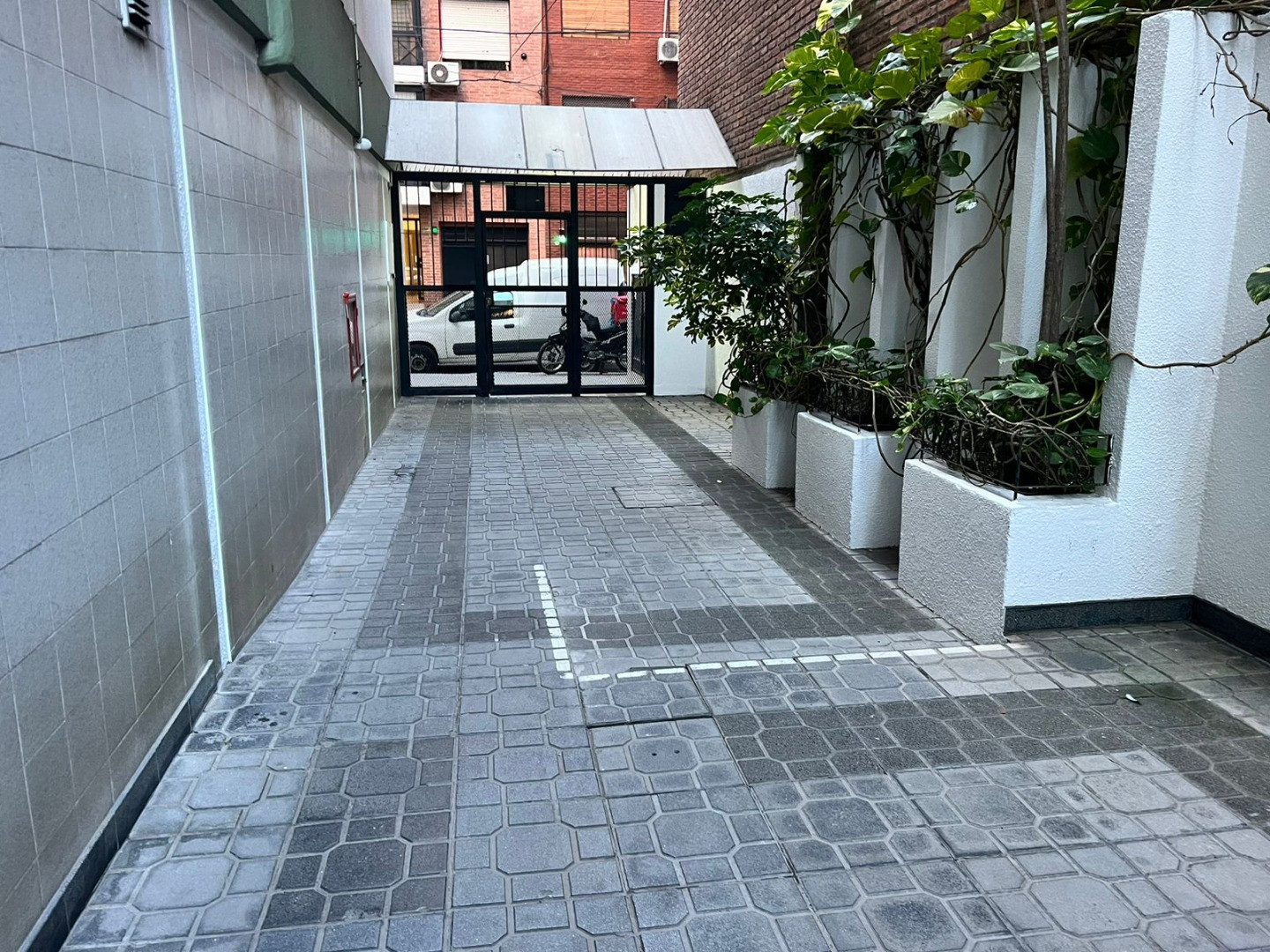 Квартира с 1 спальней в Núñez, окна во двор