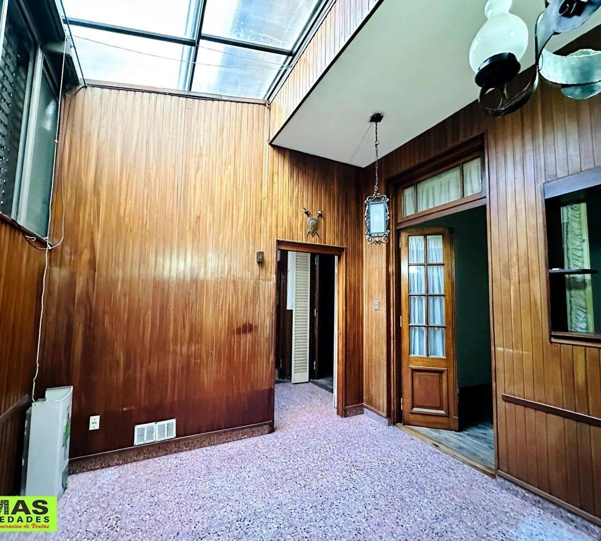 Дом-квартира с тремя комнатами в Villa del Parque (PH)