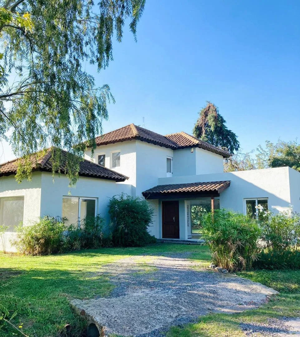 Casa de 3 dormitórios em Ituzaingó