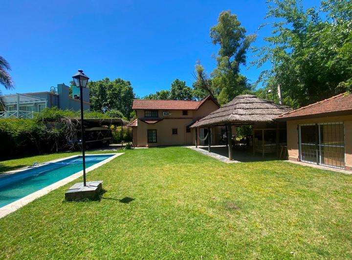 Casa de 4 dormitorios en Ituzaingó Parque Leloir