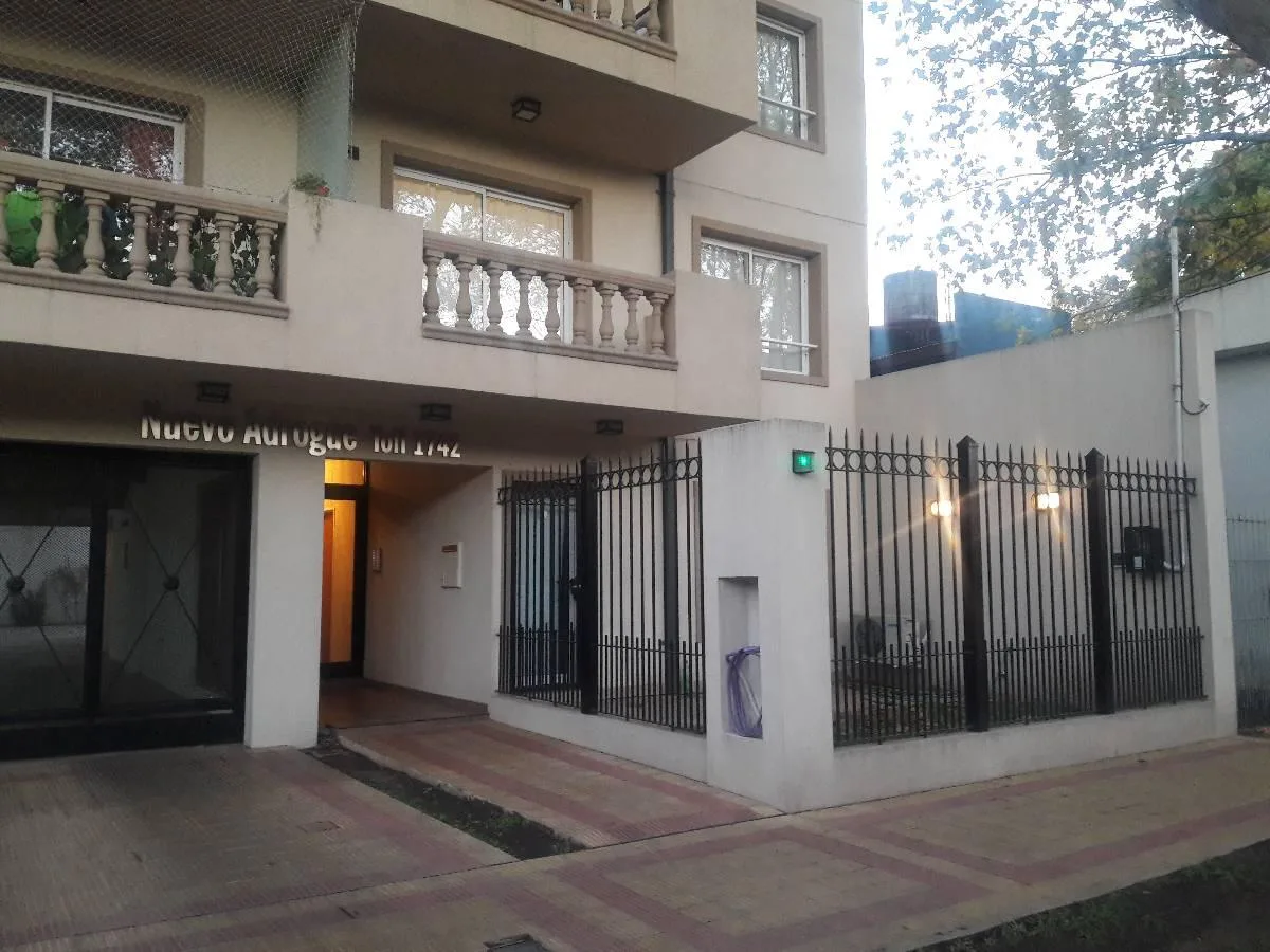 Ground-floor studio apartment in Almirante Brown