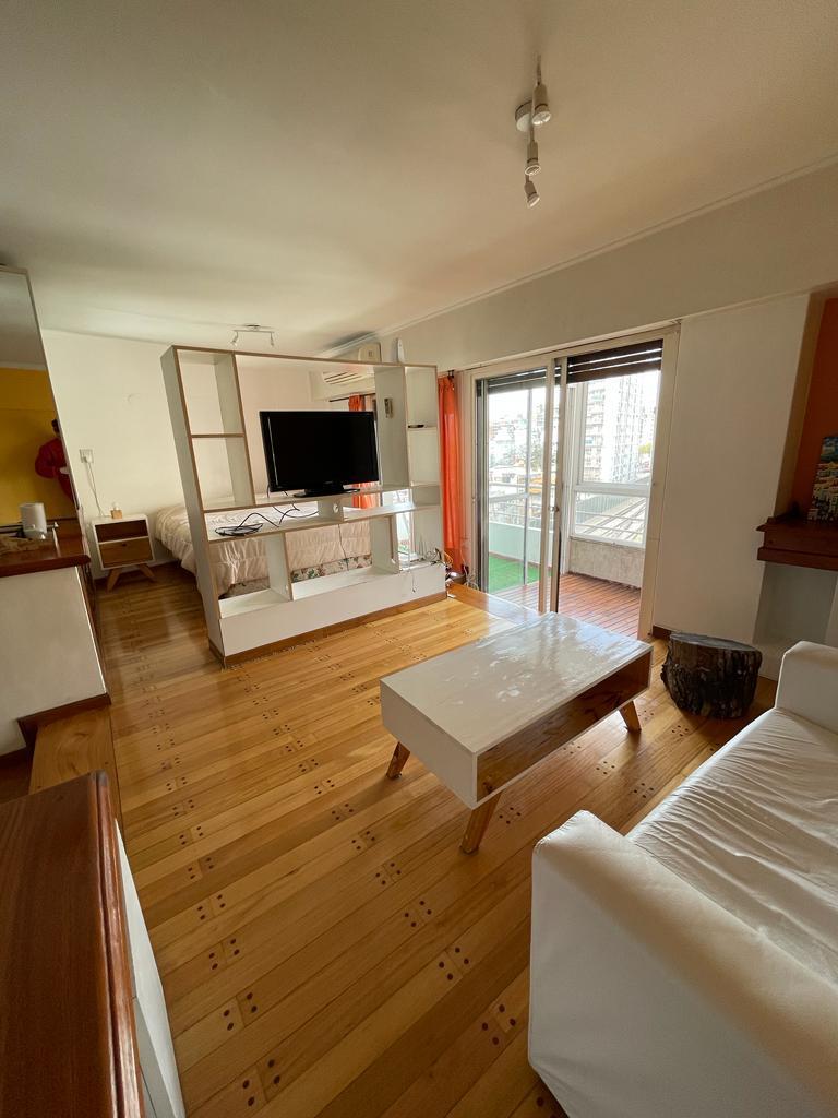 Apartamento de um ambiente mobiliado com varanda em Belgrano