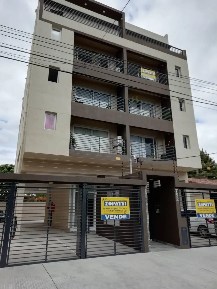 Departamento 2 Ambientes con Cochera