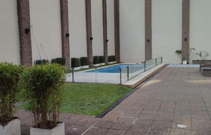 Студия с балконом в Caballito в доме с бассейном и охраной