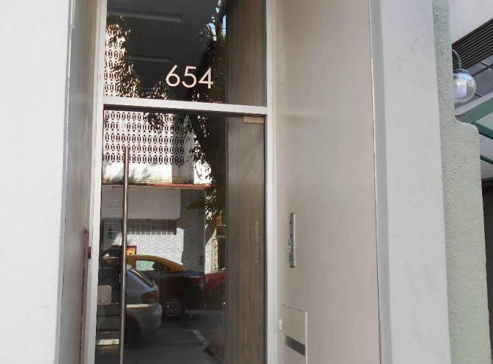 Kitnet com varanda em Balvanera