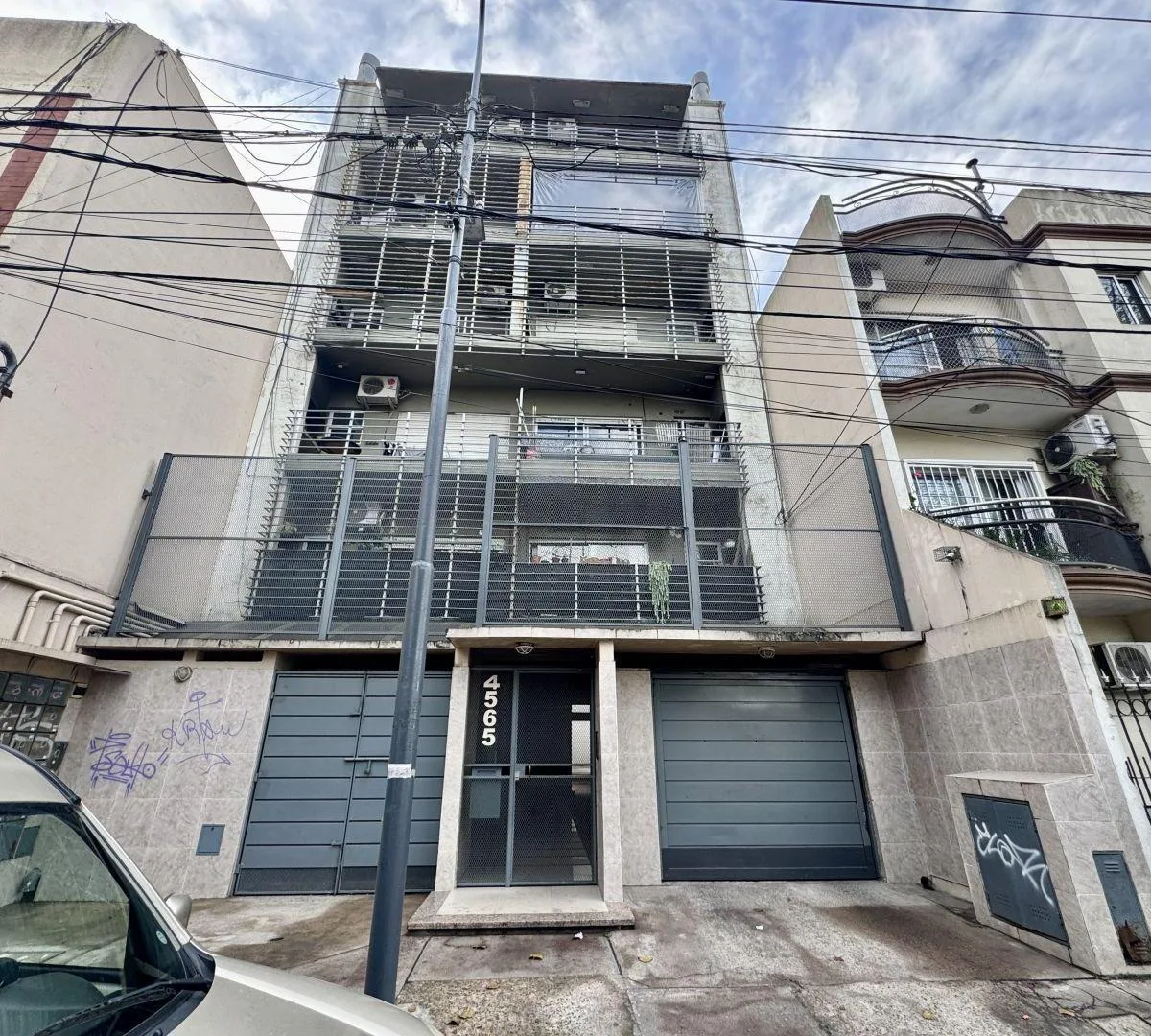 3rd-floor front-facing balcony