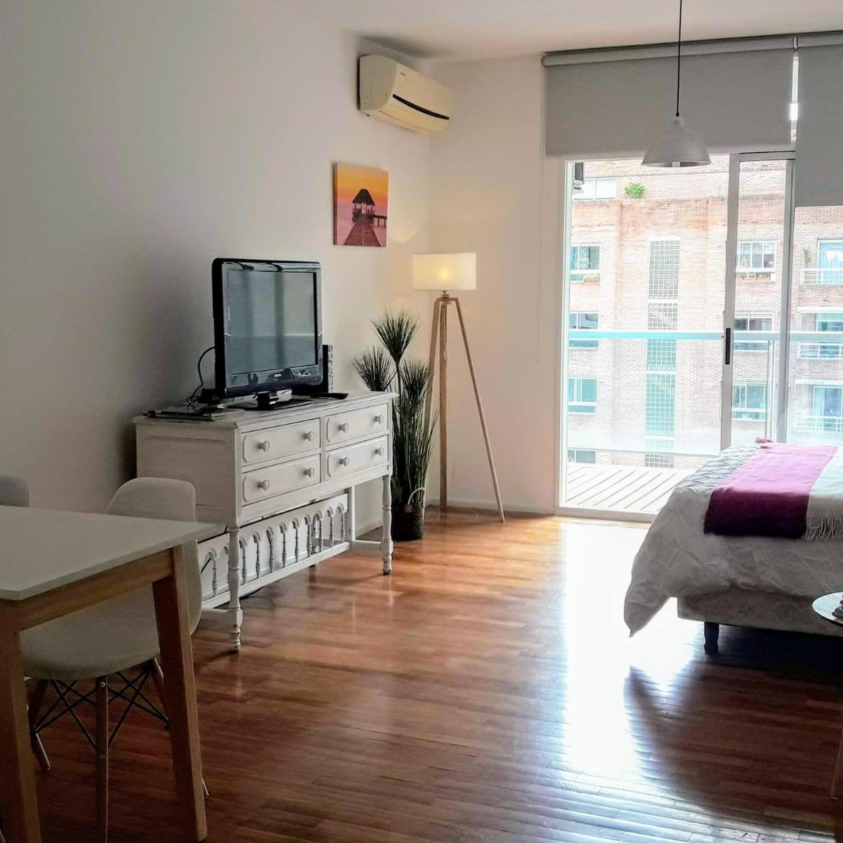 Furnished studio with balcony in Núñez