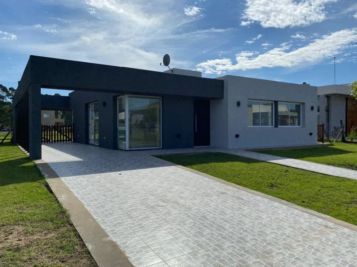 Alquiler Hermosa Casa en Canning con Pileta - Barrio Santa Inés 1