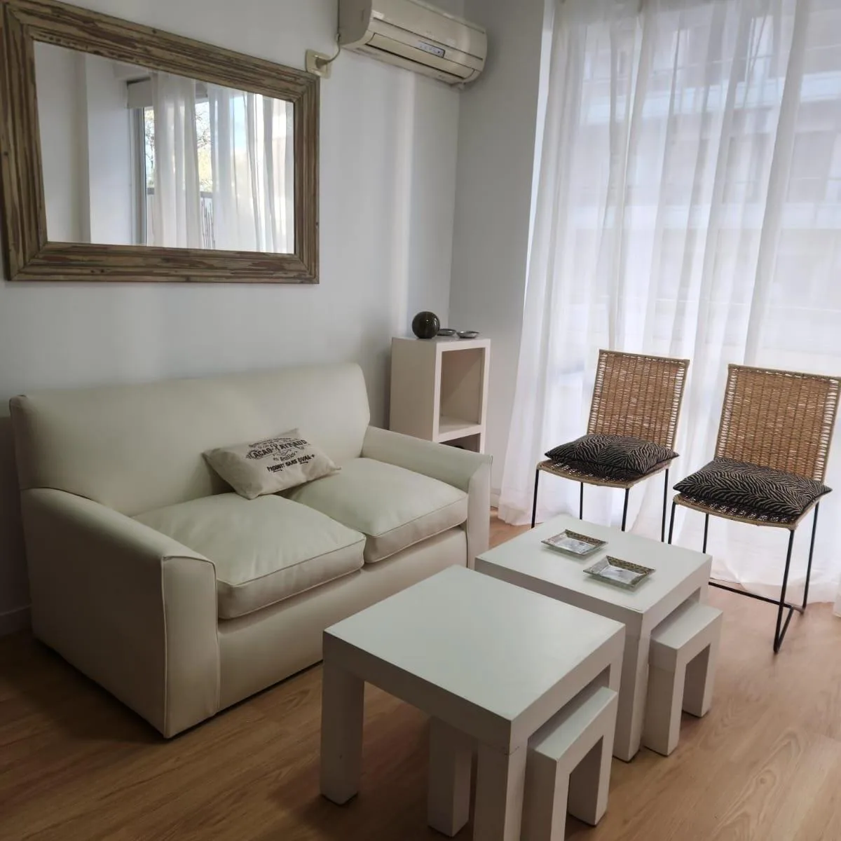 Kitnet com varanda em Palermo