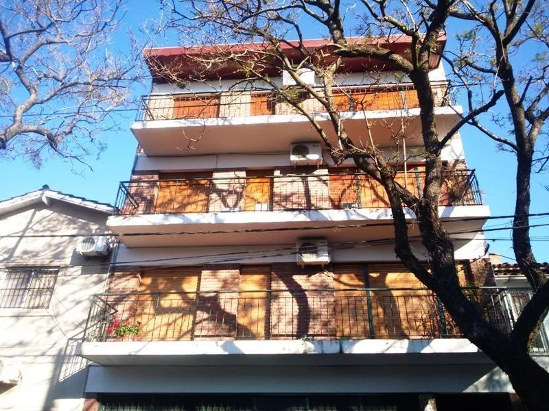 4-bedroom apartment with balcony