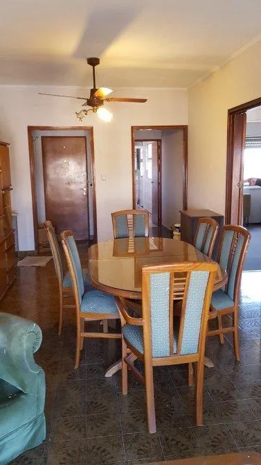 Apartamento de três ambientes com varanda e vaga de garagem em Esteban Echeverría