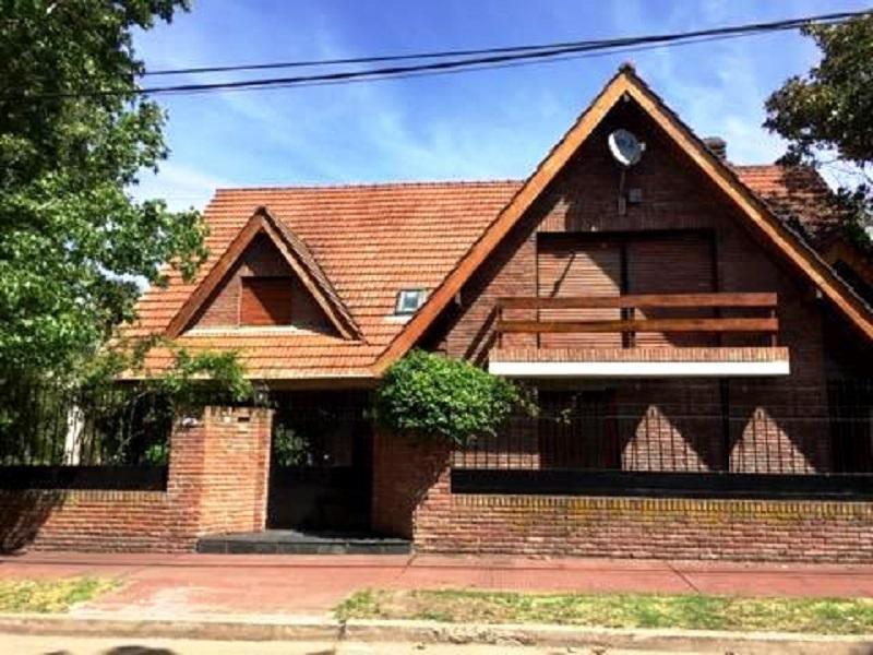 Four-bedroom house in Martínez