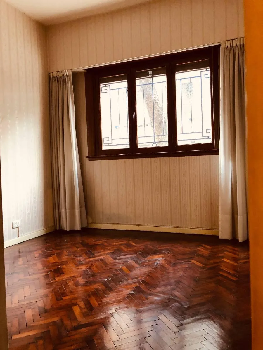 Apartamento térreo com 2 dormitórios em Caballito